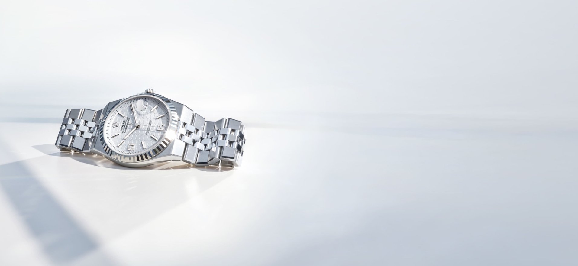 <span class='rolex-lead text-dark'>Rolex</span>