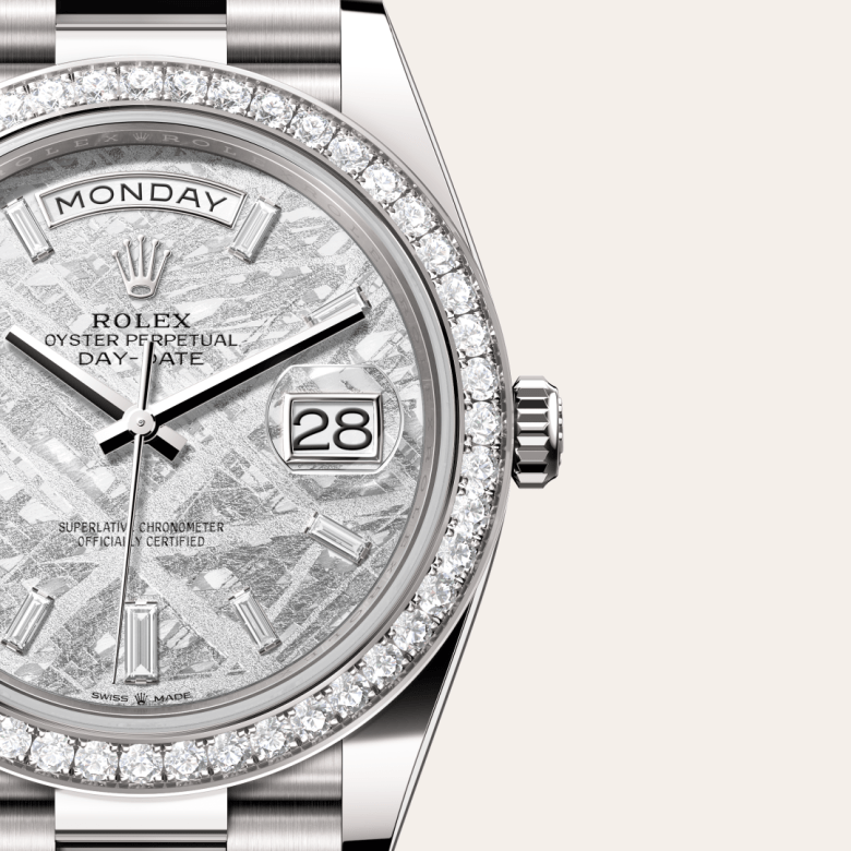 Rolex Day-Date 40, Oyster, 40 mm, hvidguld og diamanter, M228349RBR-0040